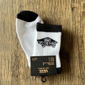Vans mid crew sock size M 9.5-13/W 11-14.5. White & Black w/skateboard logo. NWT